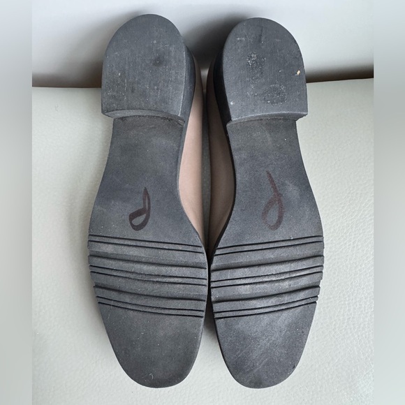 Salvatore Ferragamo Women's Taupe and Black block leather loafer/heel - Picture 8 of 8